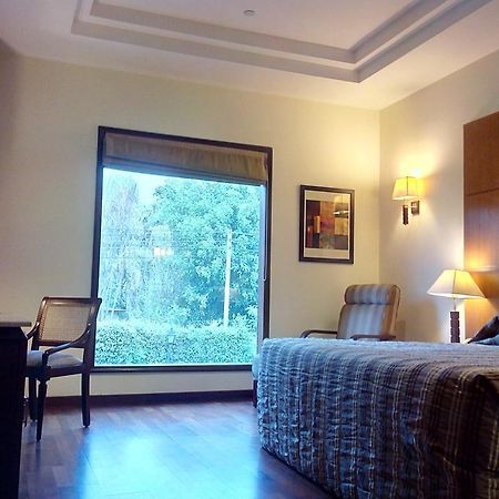 The Ocean Pearl Retreat Hotel New Delhi Buitenkant foto