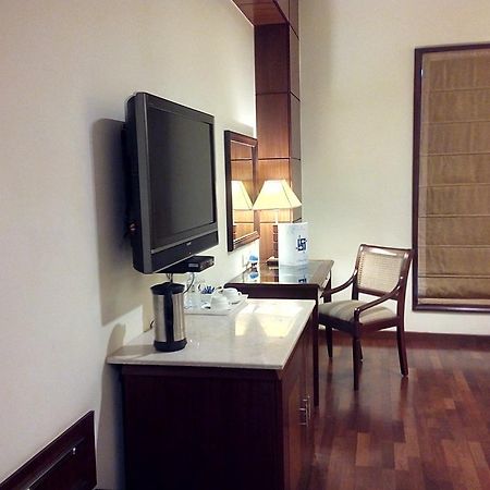 The Ocean Pearl Retreat Hotel New Delhi Buitenkant foto