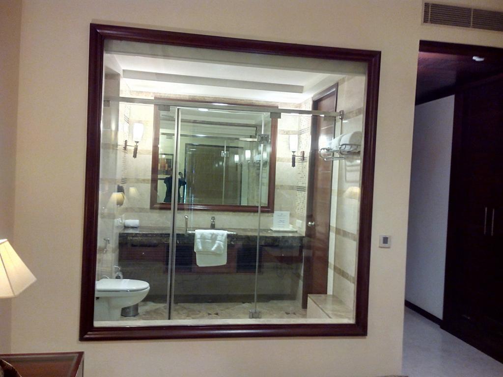 The Ocean Pearl Retreat Hotel New Delhi Kamer foto