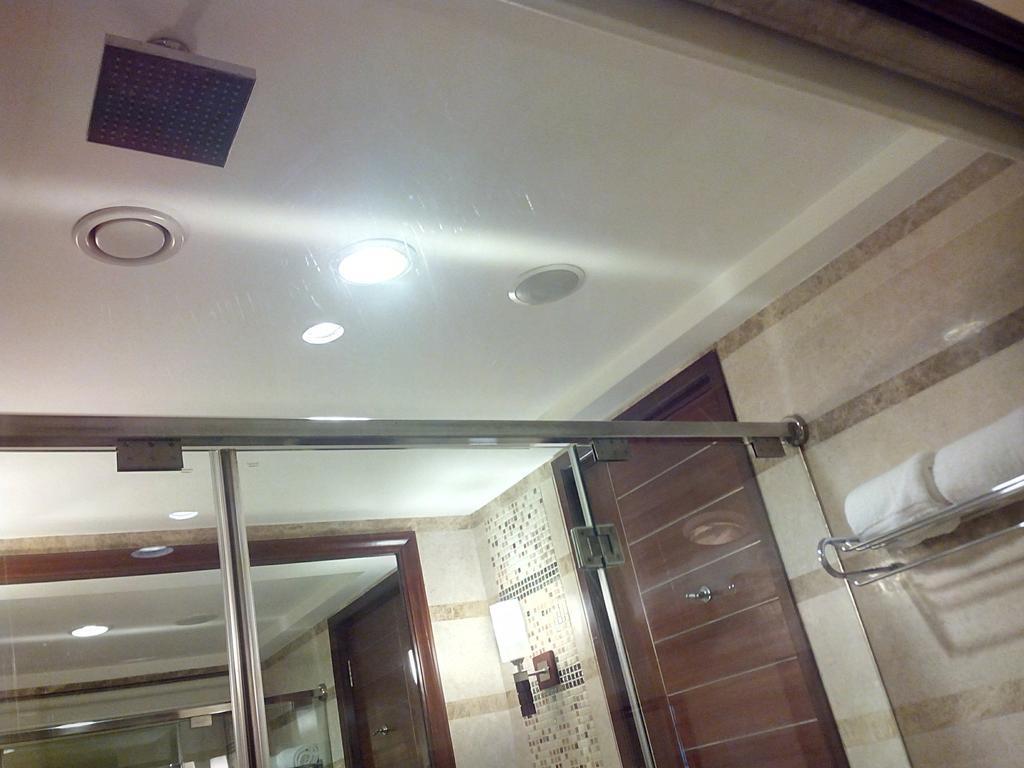 The Ocean Pearl Retreat Hotel New Delhi Buitenkant foto