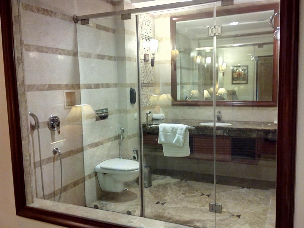 The Ocean Pearl Retreat Hotel New Delhi Buitenkant foto