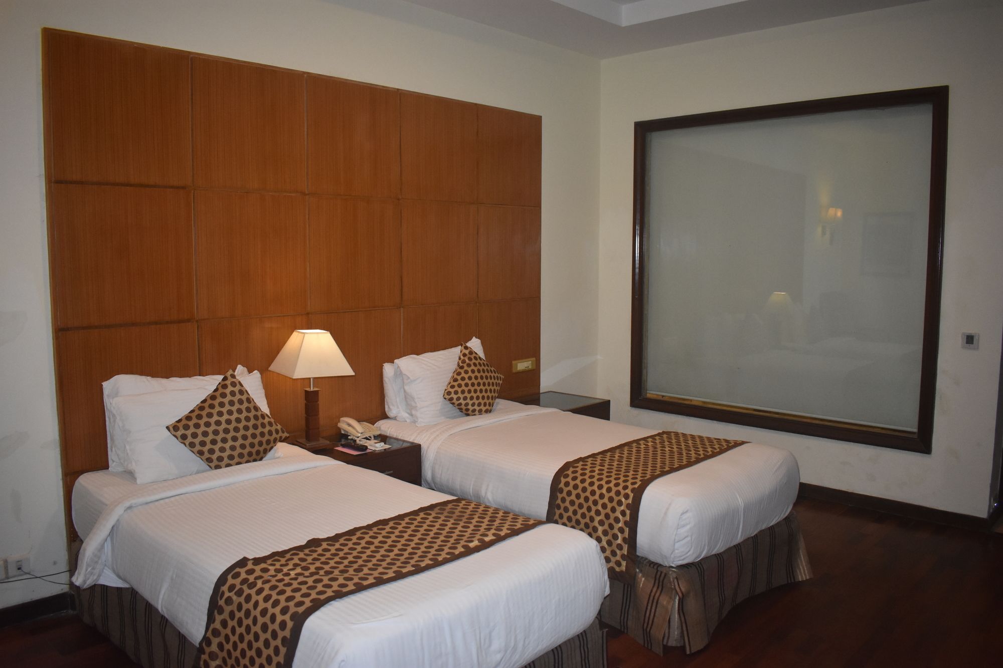 The Ocean Pearl Retreat Hotel New Delhi Buitenkant foto