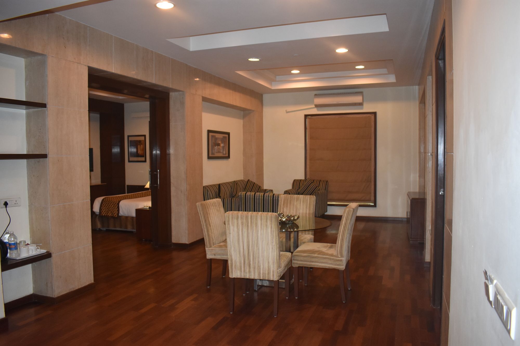 The Ocean Pearl Retreat Hotel New Delhi Buitenkant foto